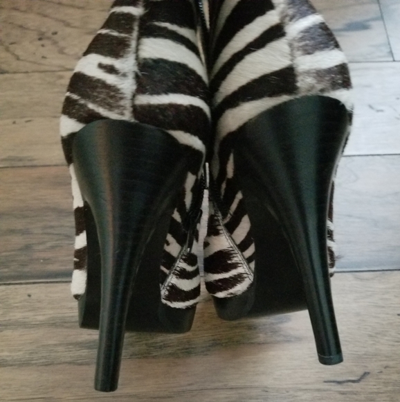 Steve Madden Mohair Zibra Print Platform Ankle Boots Survey Size 7 M - Picture 10 of 12